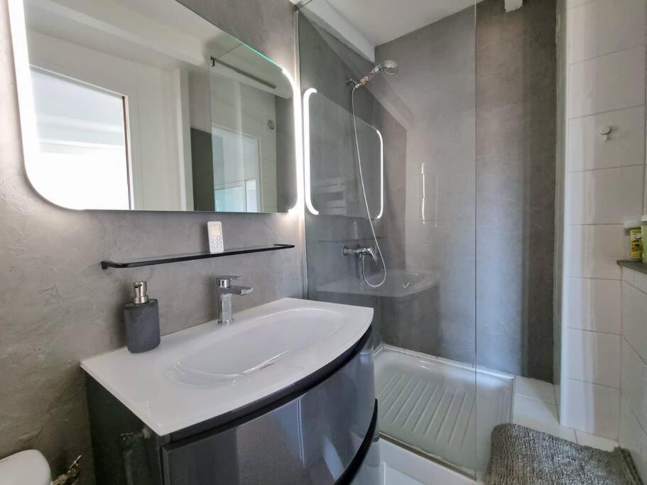 Triplex Les Cordeliers - Climatisation Apartment Aix-en-Provence Bagian luar foto